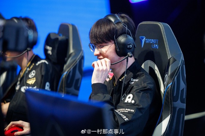 摄影师一村分享返图:Faker胜利后开心的笑了